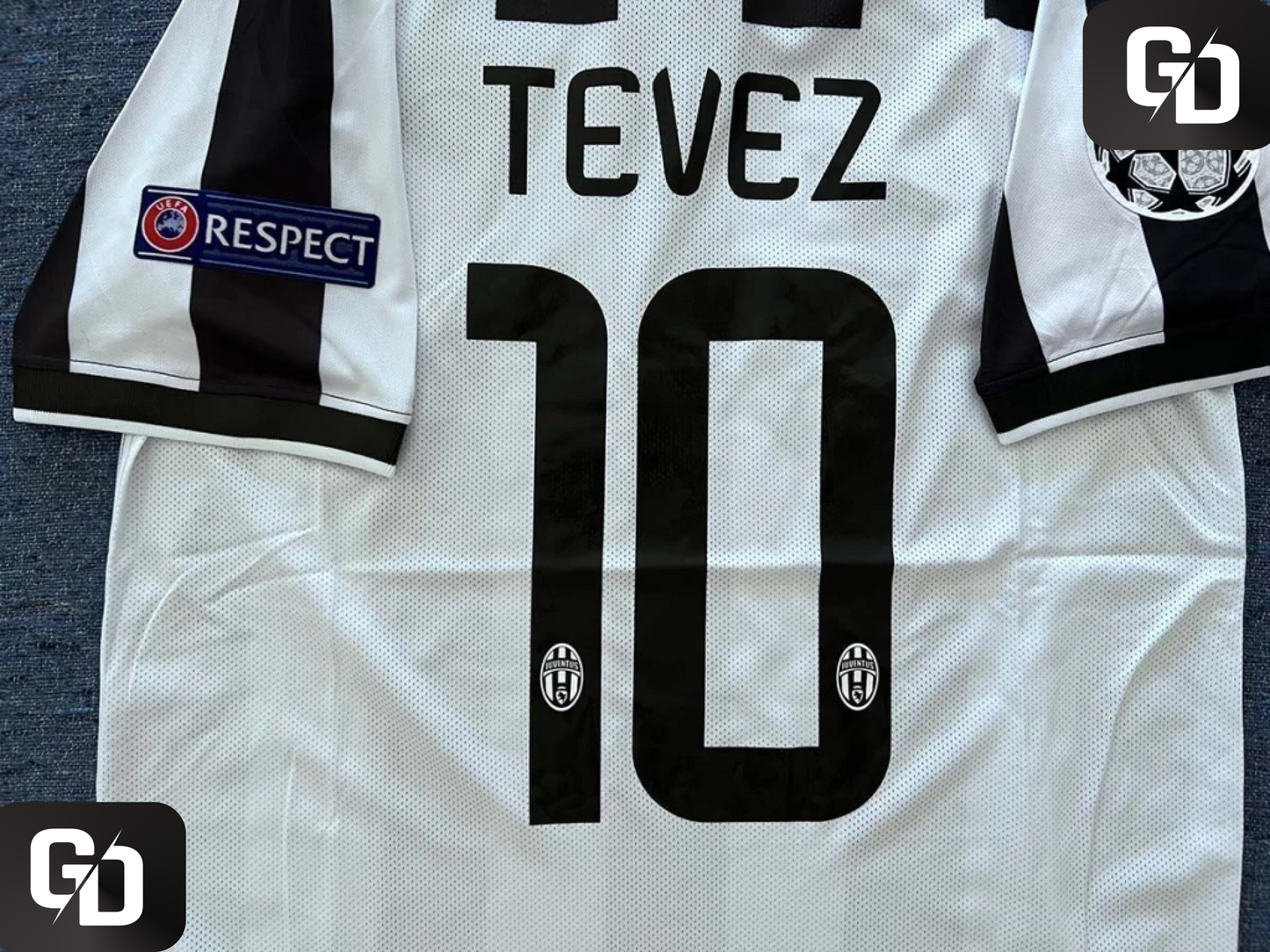 Juventus Home Retro 2015. #10 Tevez