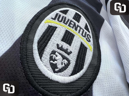 Juventus Home Retro 2015. #10 Tevez