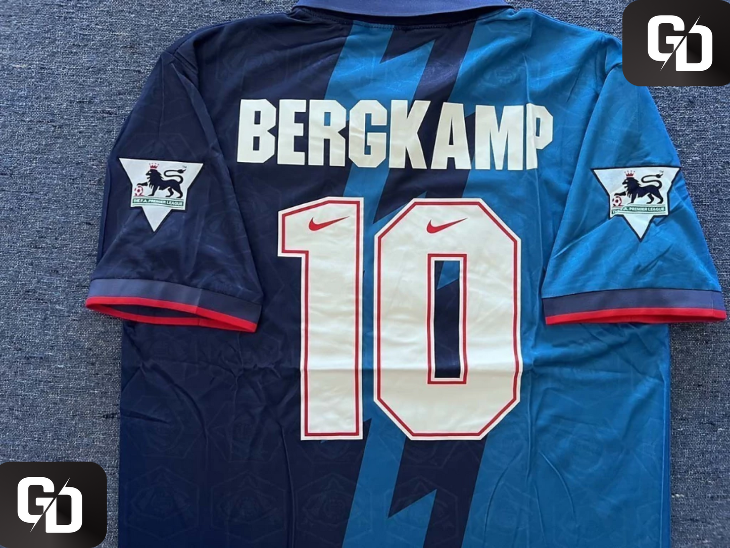 Arsenal Away Retro 1996. #10 Bergkamp.