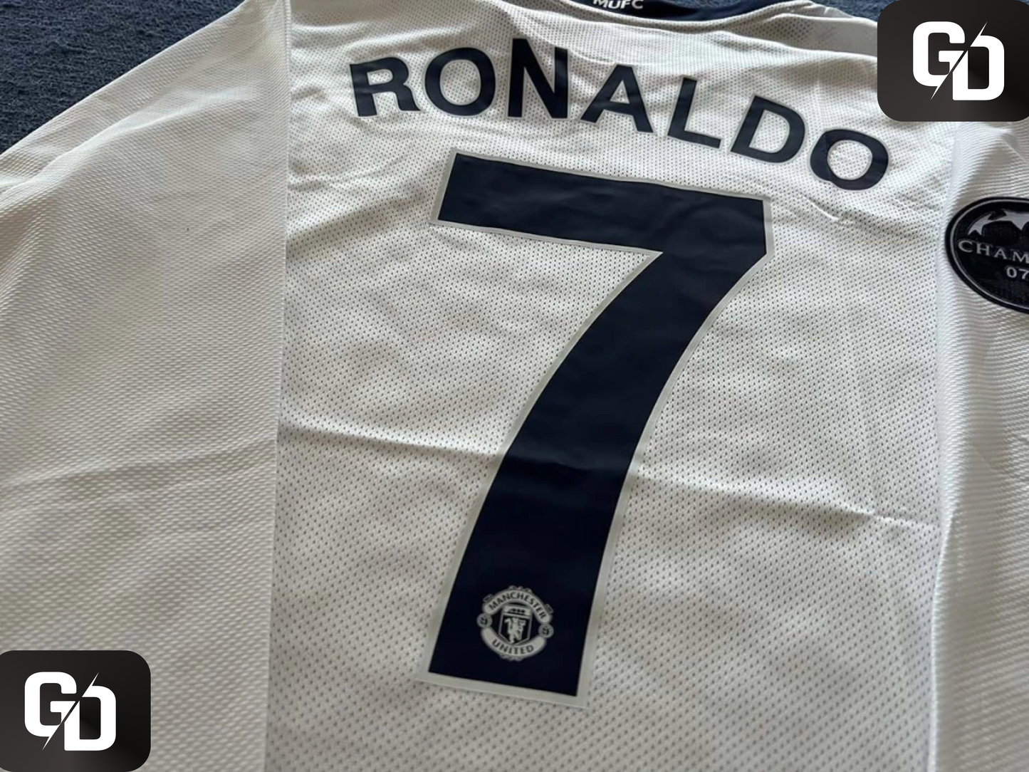 Manchester United Away (White) Long Sleeves 2009. #7 Ronaldo