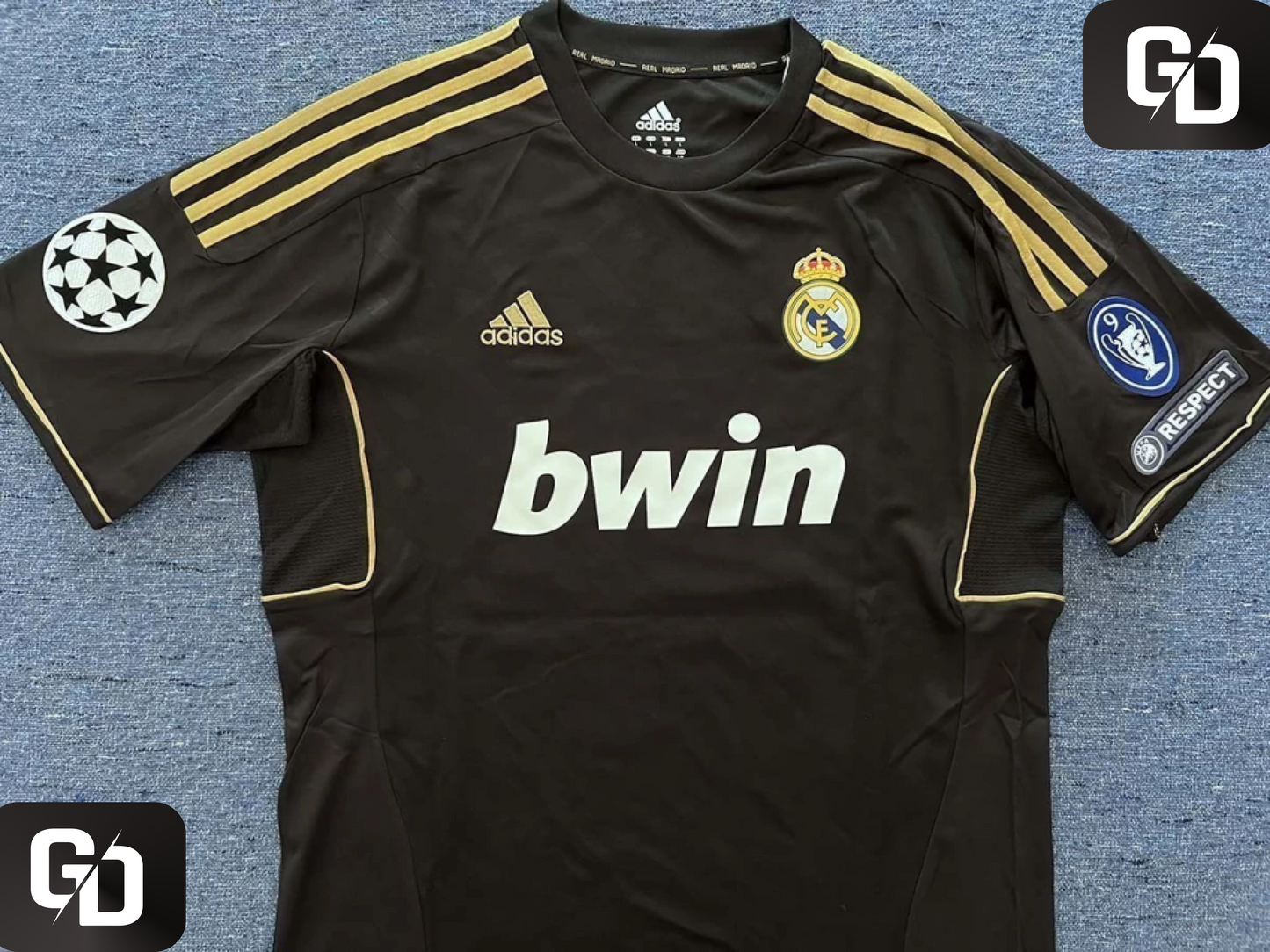 Real Madrid Away Black Retro 2011. #10 Özil