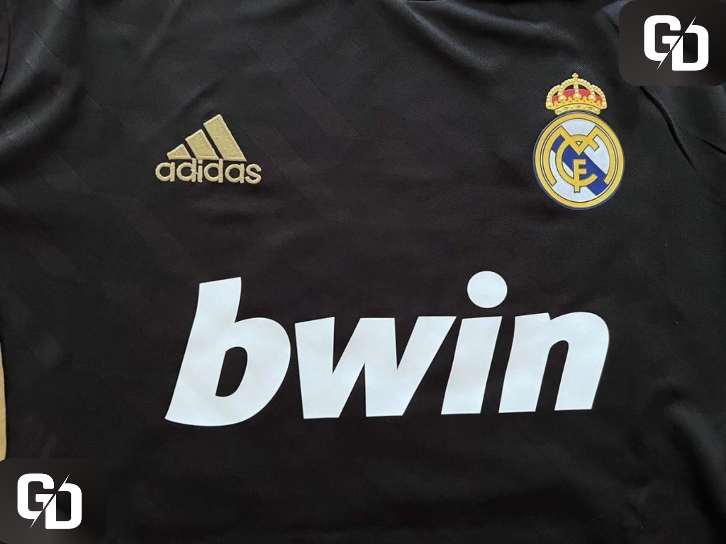 Real Madrid Away Black Retro 2011. #10 Özil