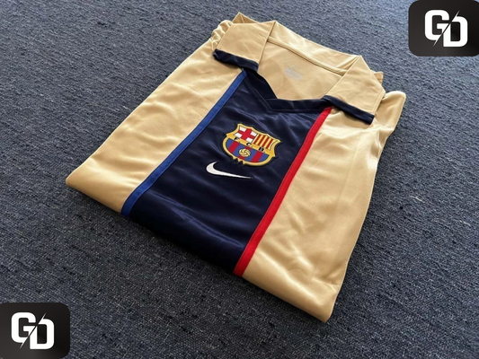 Barcelona Away Retro 2002. #10