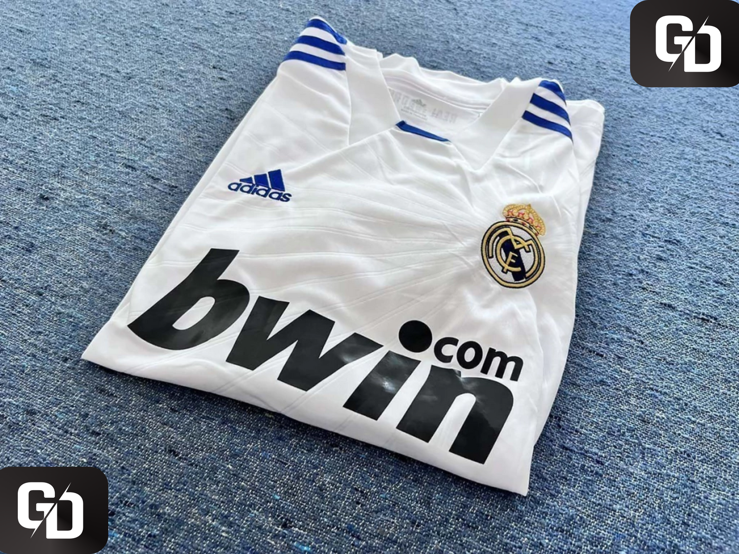 Real Madrid Home Retro 2010. #8 Kaká