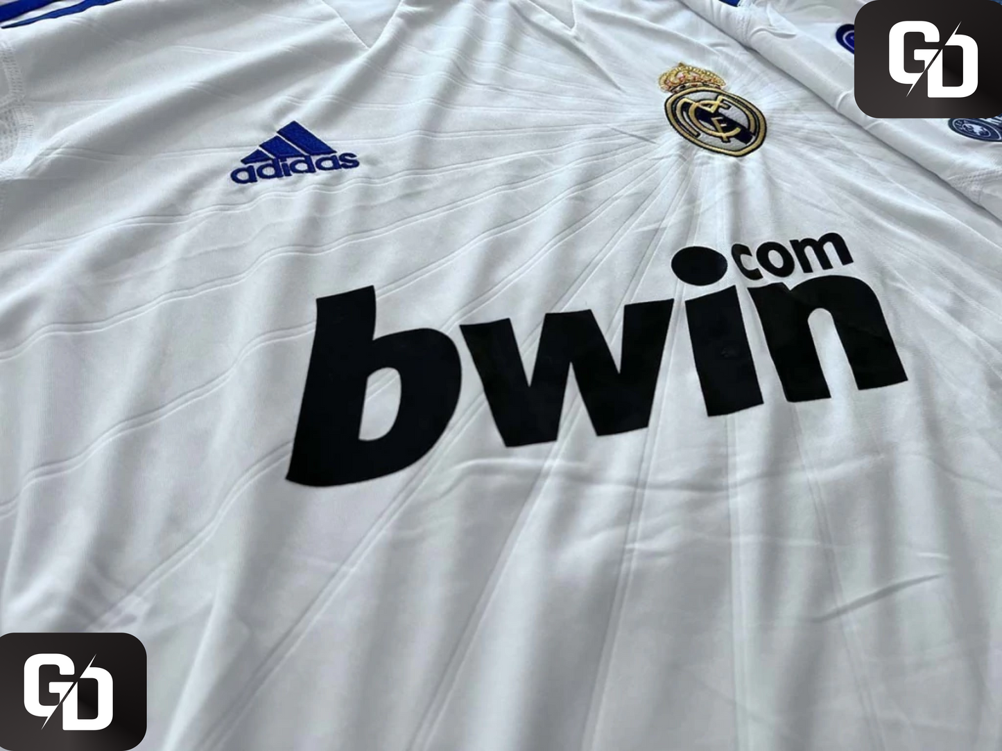 Real Madrid Home Retro 2010. #8 Kaká