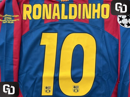 Barcelona Home Retro Long Sleeve 2006. #10 Ronaldhinho