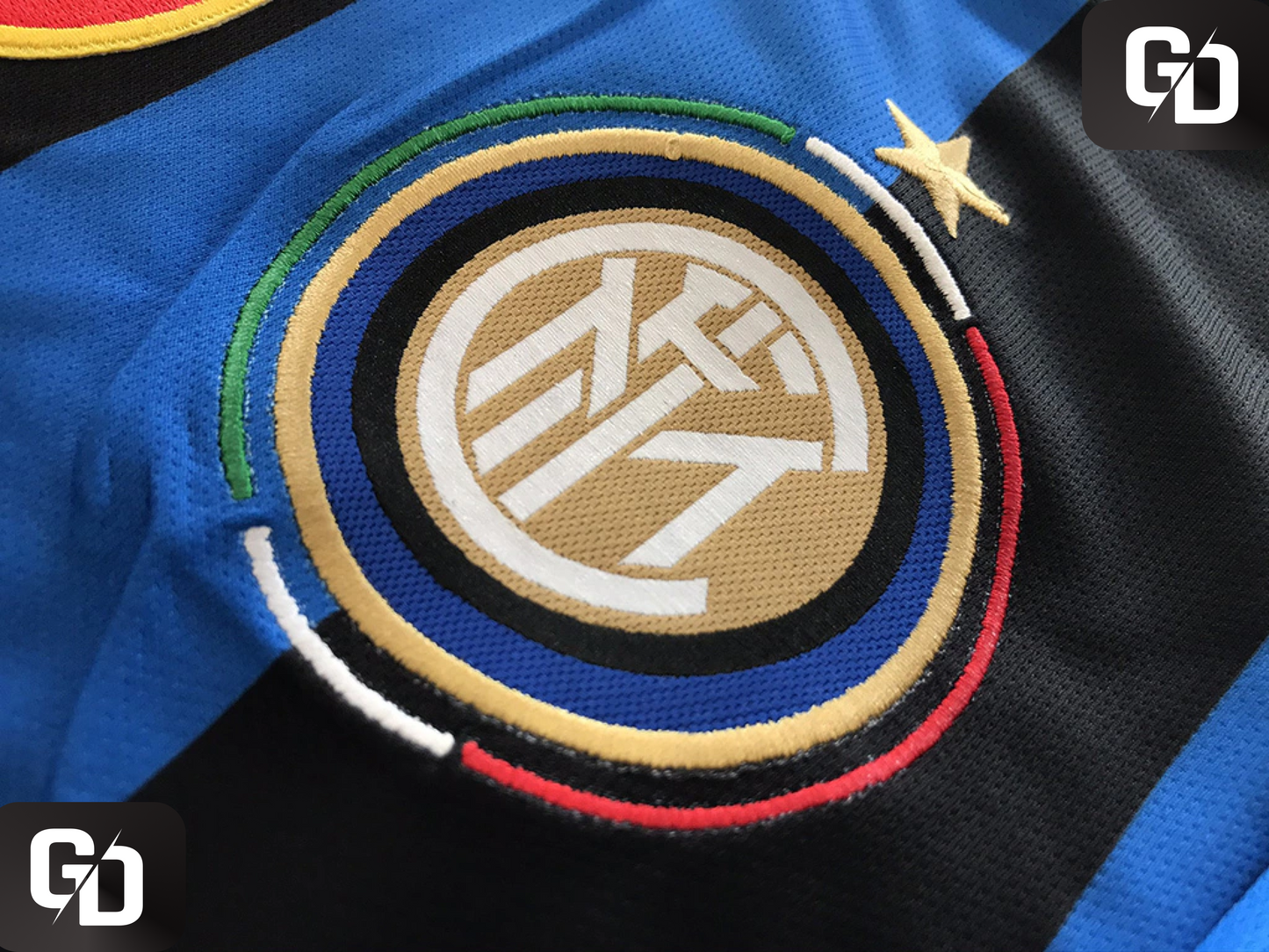 Inter Milan Home Retro 2010. #22 Milito