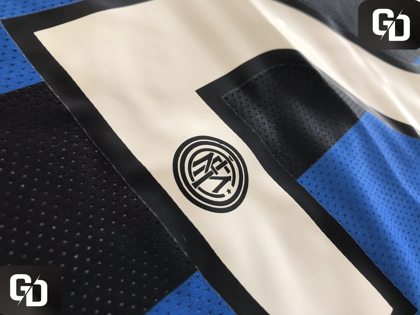 Inter Milan Home Retro 2010. #22 Milito