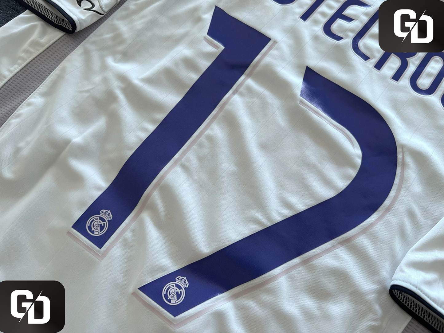 Real Madrid Home Retro 2007. #17 V.Nistelrooy