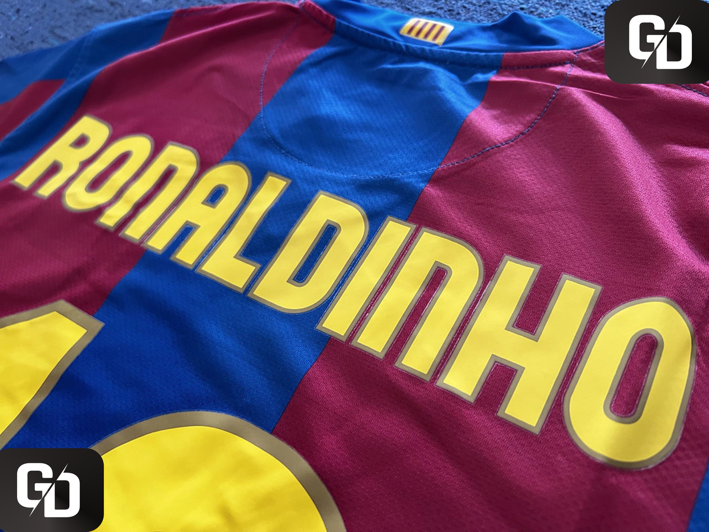 Barcelona Home Retro 2007. #10 Ronaldinho