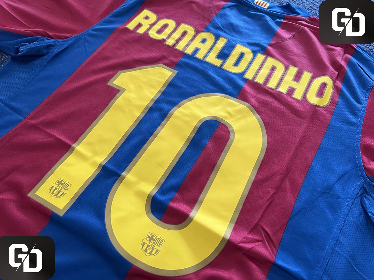 Barcelona Home Retro 2007. #10 Ronaldinho