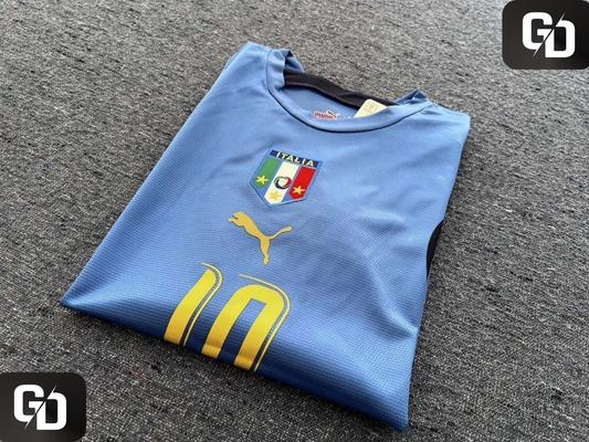 Italy Home Retro 2006. #10 Totti